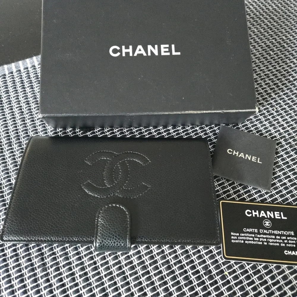 Chane CC Logol Black Leather Wallet